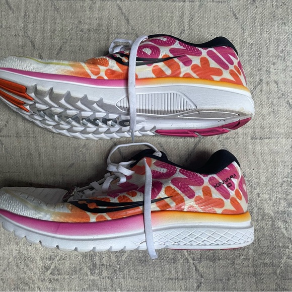 Dunkin’ Donuts x Saucony Kinvara Shoes - 8 - Picture 3 of 8